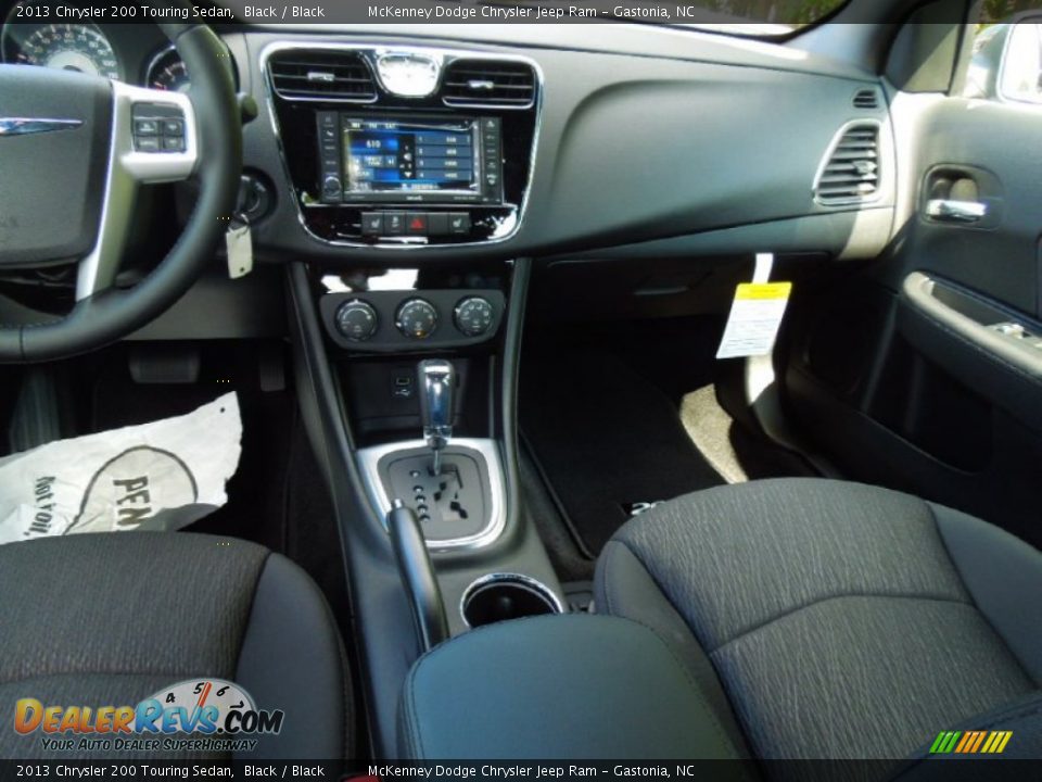 2013 Chrysler 200 Touring Sedan Black / Black Photo #18
