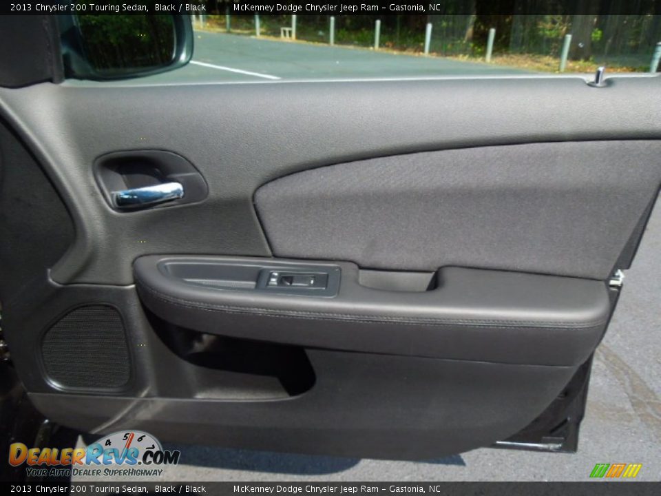 2013 Chrysler 200 Touring Sedan Black / Black Photo #23