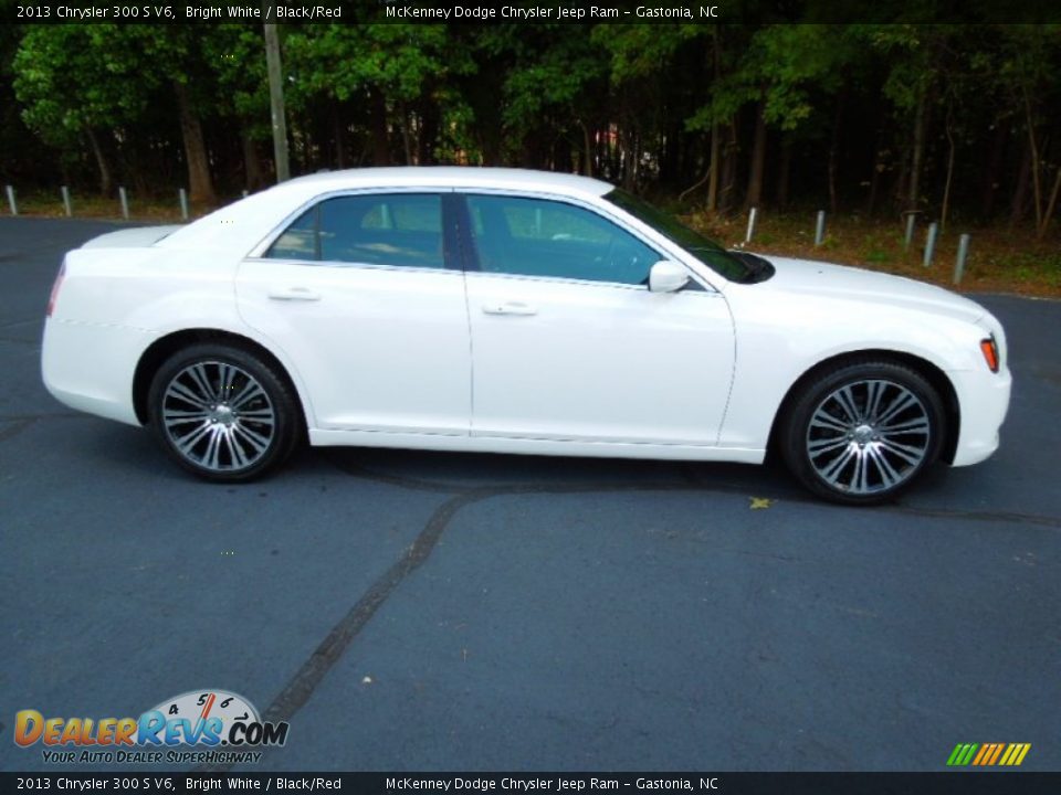 Bright White 2013 Chrysler 300 S V6 Photo #4