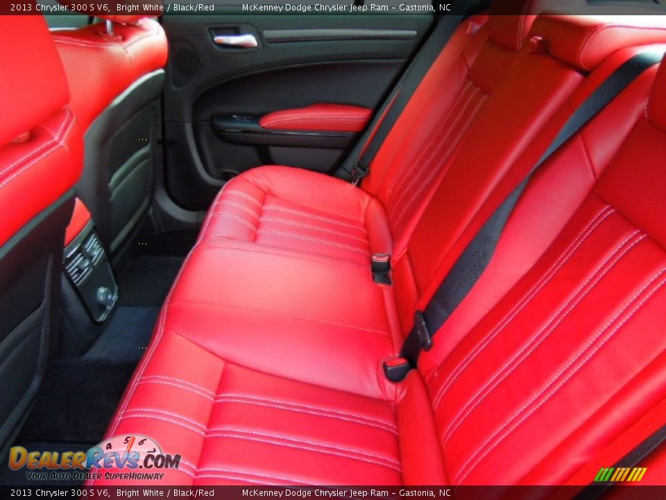 Rear Seat of 2013 Chrysler 300 S V6 Photo #18