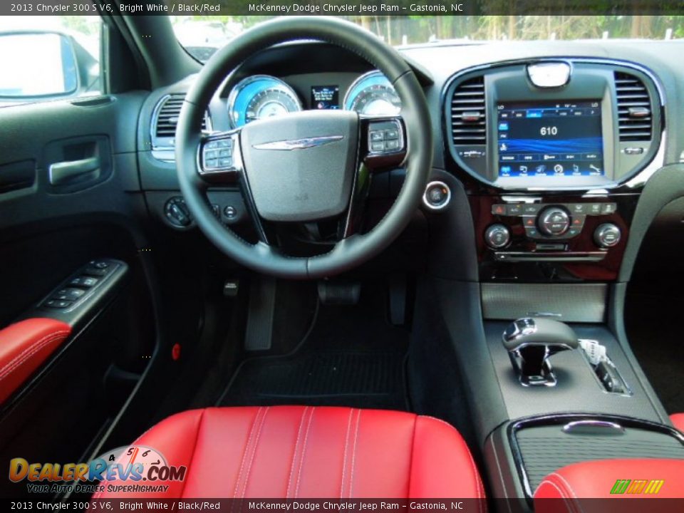 Dashboard of 2013 Chrysler 300 S V6 Photo #19