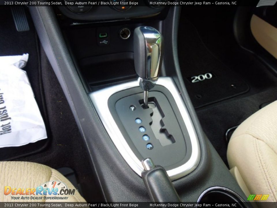2013 Chrysler 200 Touring Sedan Shifter Photo #11