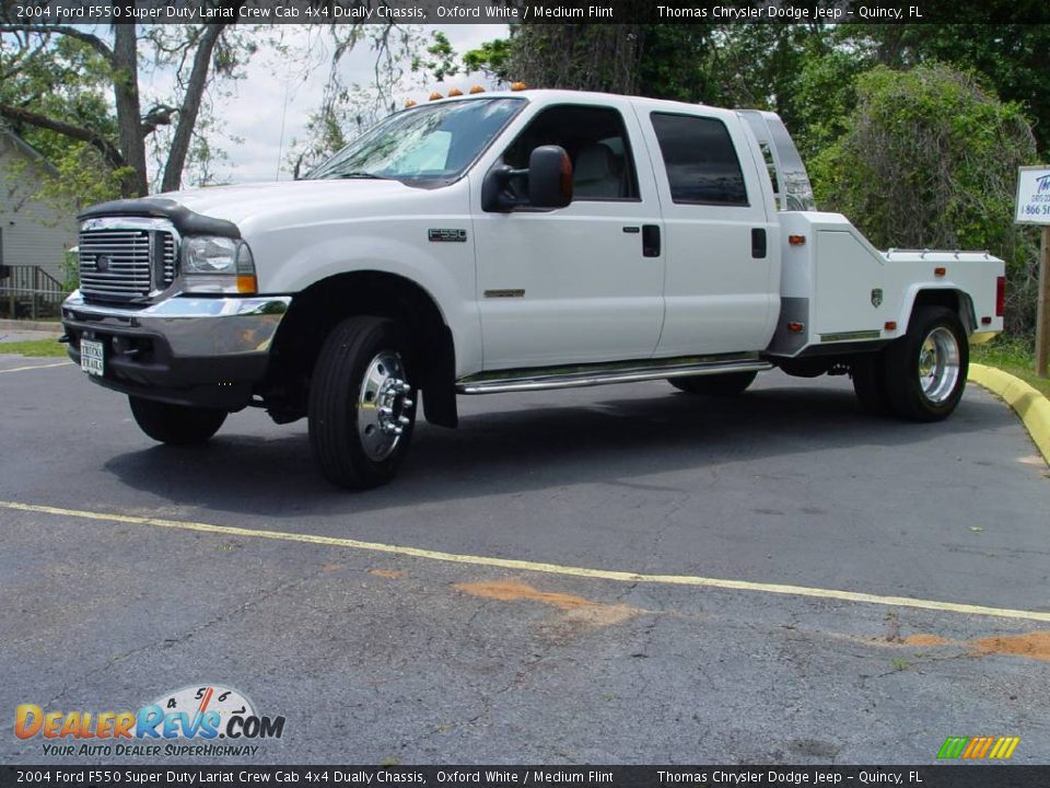 2004 Ford F550 Super Duty Lariat Crew Cab 4x4 Dually Chassis Oxford White / Medium Flint Photo #9