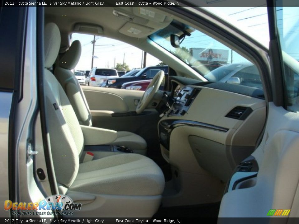 2012 Toyota Sienna LE Silver Sky Metallic / Light Gray Photo #8