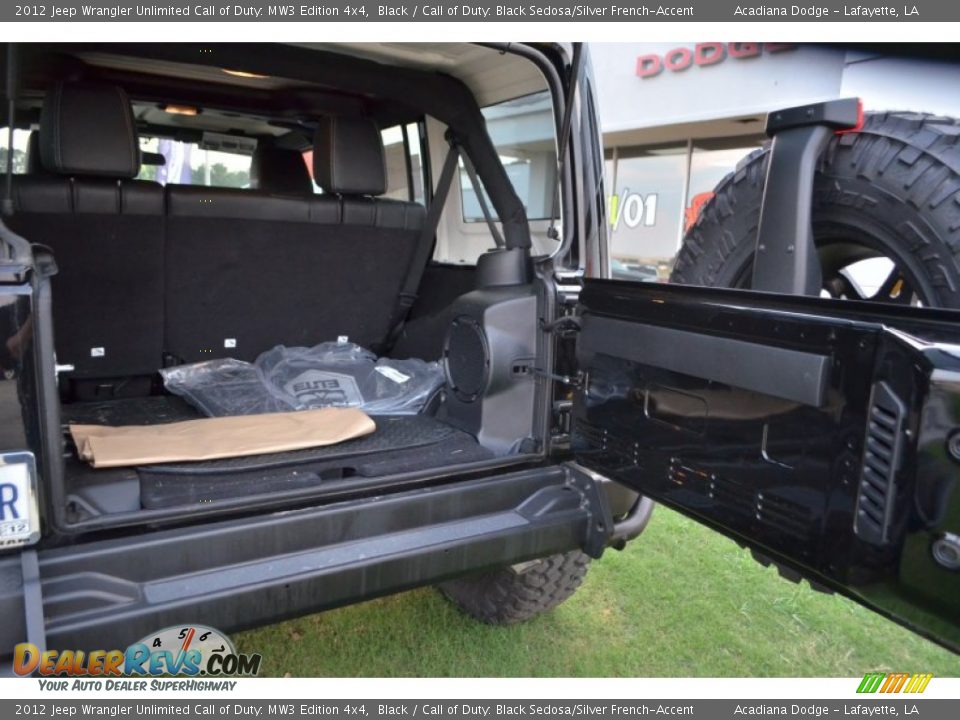 2012 Jeep Wrangler Unlimited Call of Duty: MW3 Edition 4x4 Black / Call of Duty: Black Sedosa/Silver French-Accent Photo #21
