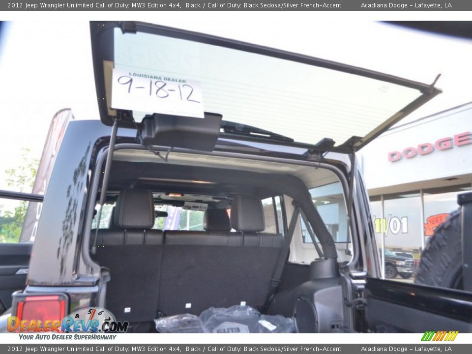 2012 Jeep Wrangler Unlimited Call of Duty: MW3 Edition 4x4 Black / Call of Duty: Black Sedosa/Silver French-Accent Photo #22