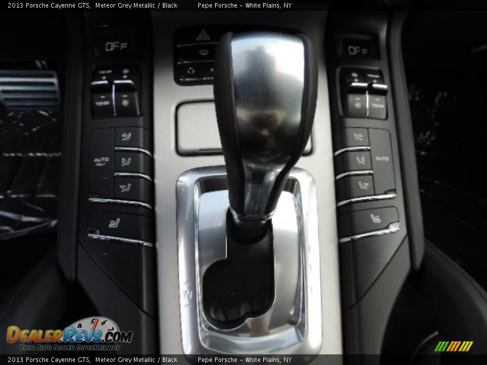 2013 Porsche Cayenne GTS Shifter Photo #20