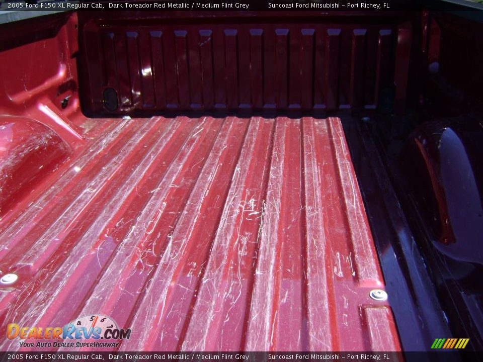 2005 Ford F150 XL Regular Cab Dark Toreador Red Metallic / Medium Flint Grey Photo #10