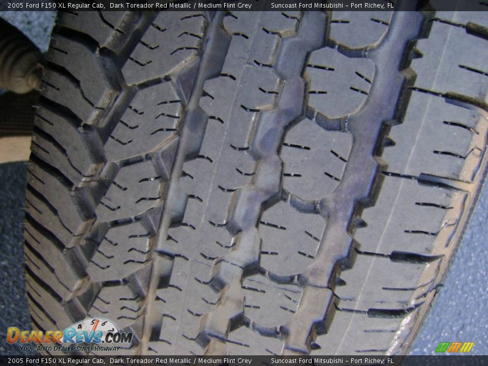 2005 Ford F150 XL Regular Cab Dark Toreador Red Metallic / Medium Flint Grey Photo #12