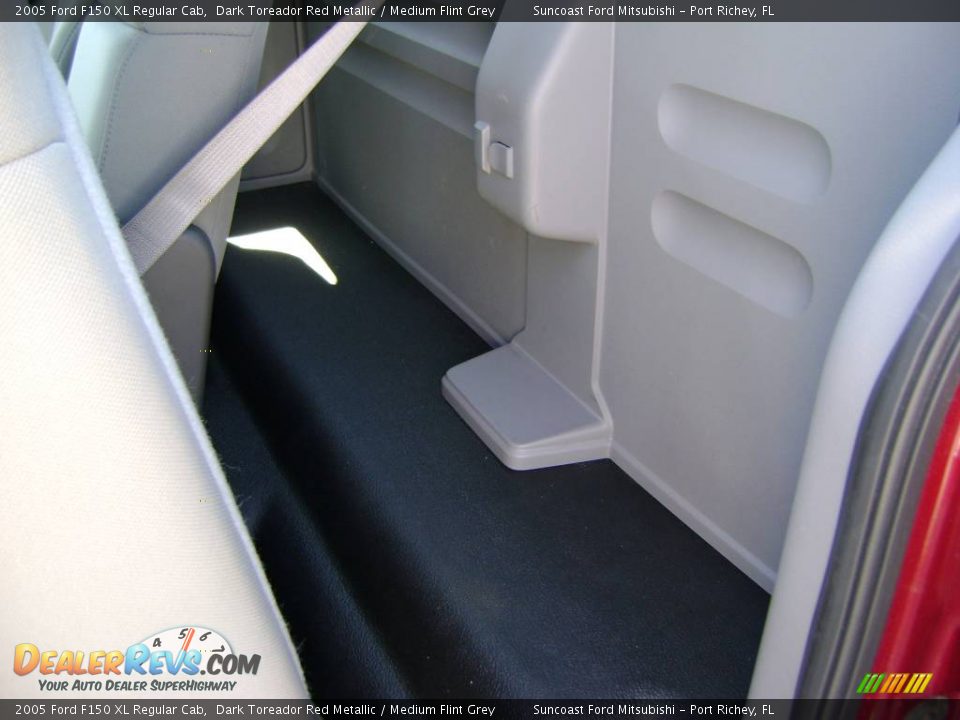 2005 Ford F150 XL Regular Cab Dark Toreador Red Metallic / Medium Flint Grey Photo #19