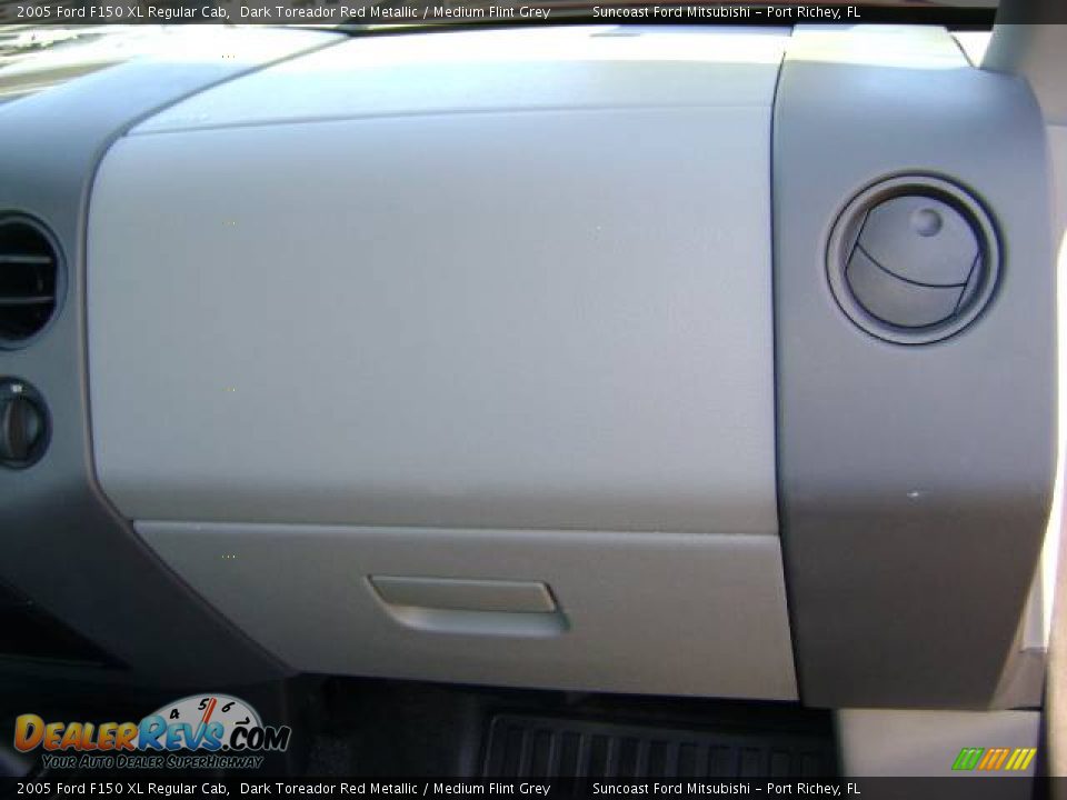 2005 Ford F150 XL Regular Cab Dark Toreador Red Metallic / Medium Flint Grey Photo #27