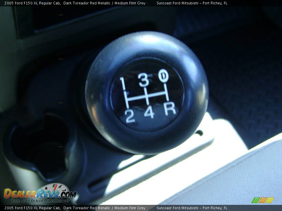 2005 Ford F150 XL Regular Cab Dark Toreador Red Metallic / Medium Flint Grey Photo #32