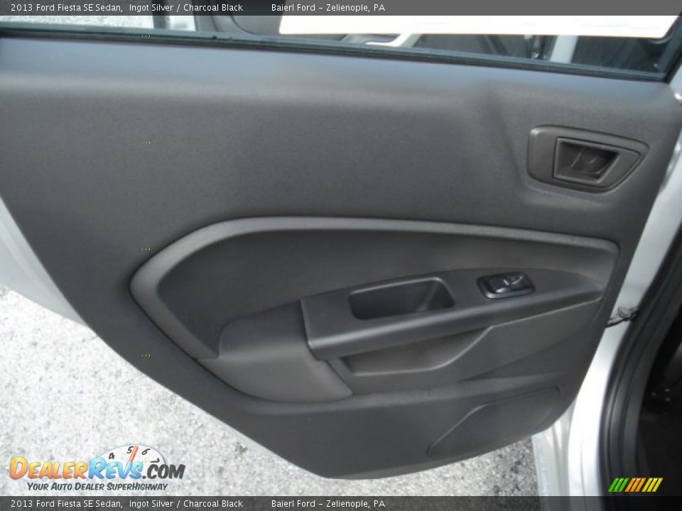 2013 Ford Fiesta SE Sedan Ingot Silver / Charcoal Black Photo #14