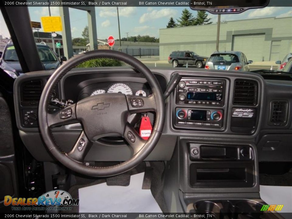 Dashboard of 2006 Chevrolet Silverado 1500 Intimidator SS Photo #8