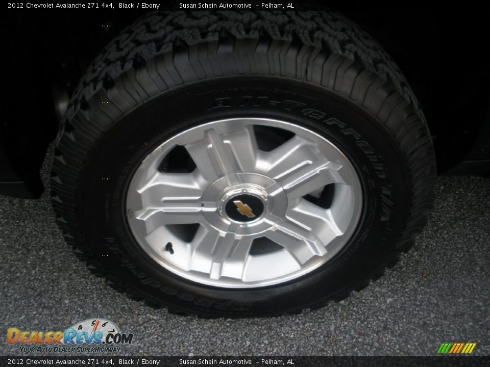2012 Chevrolet Avalanche Z71 4x4 Black / Ebony Photo #16