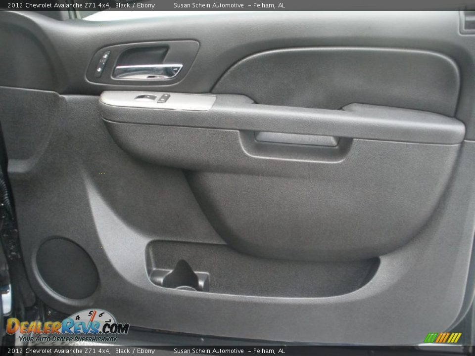 2012 Chevrolet Avalanche Z71 4x4 Black / Ebony Photo #25