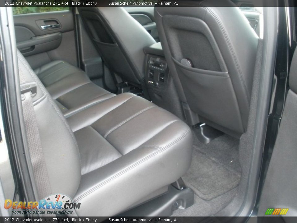2012 Chevrolet Avalanche Z71 4x4 Black / Ebony Photo #27