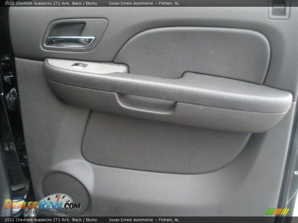 2012 Chevrolet Avalanche Z71 4x4 Black / Ebony Photo #28