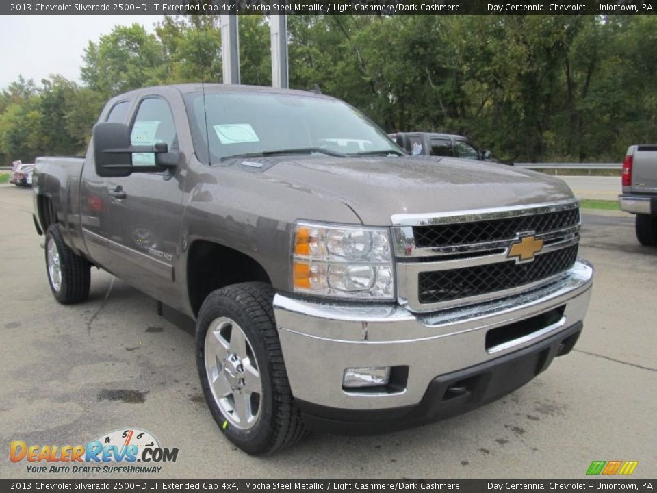 Front 3/4 View of 2013 Chevrolet Silverado 2500HD LT Extended Cab 4x4 Photo #10