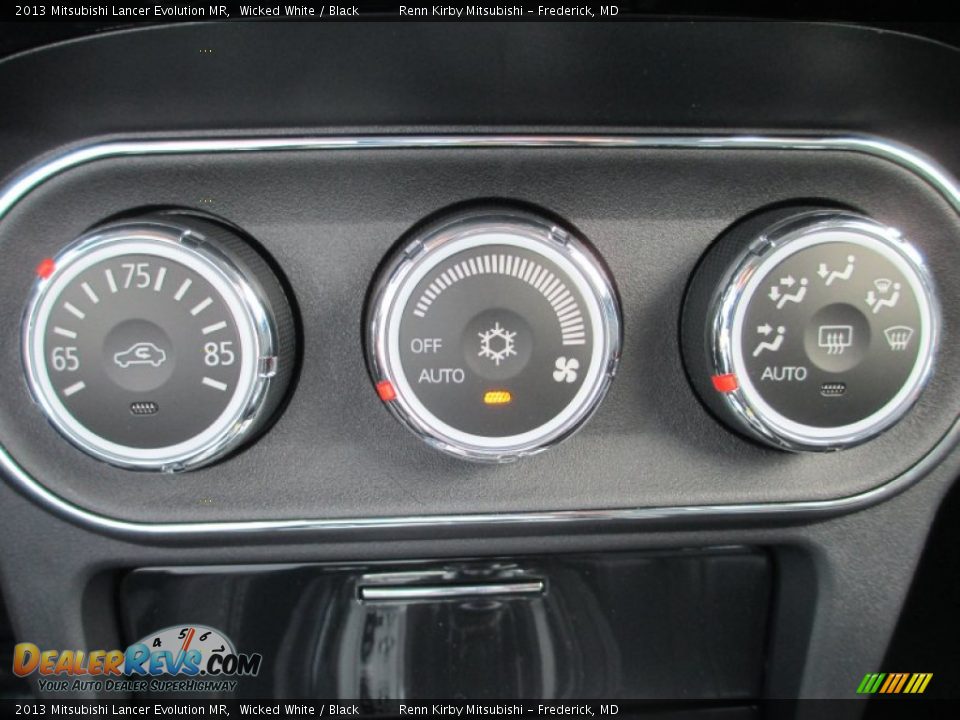 Controls of 2013 Mitsubishi Lancer Evolution MR Photo #21