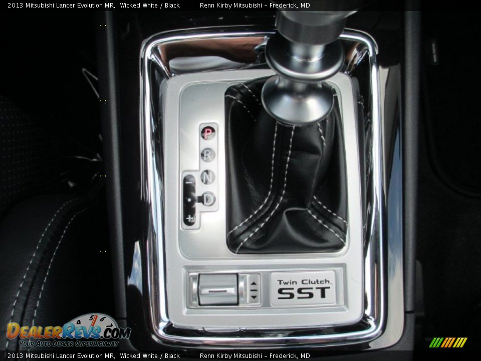 2013 Mitsubishi Lancer Evolution MR Shifter Photo #22