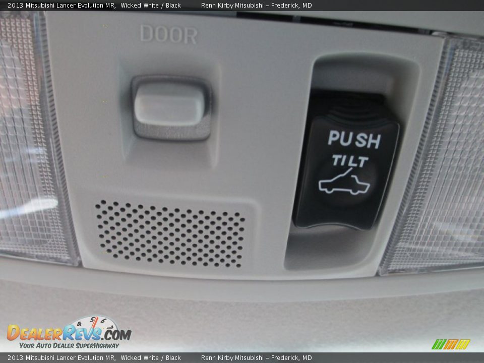 2013 Mitsubishi Lancer Evolution MR Wicked White / Black Photo #23