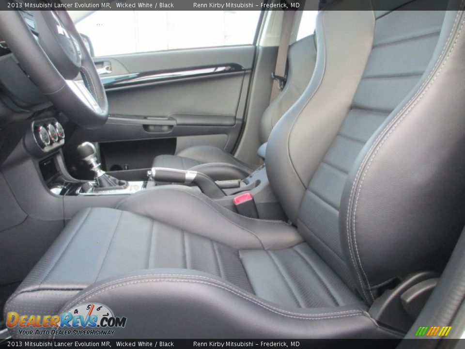 Front Seat of 2013 Mitsubishi Lancer Evolution MR Photo #25