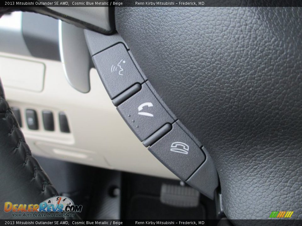 Controls of 2013 Mitsubishi Outlander SE AWD Photo #17