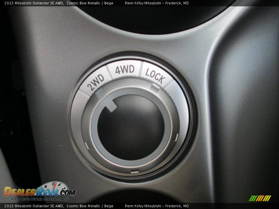 Controls of 2013 Mitsubishi Outlander SE AWD Photo #20
