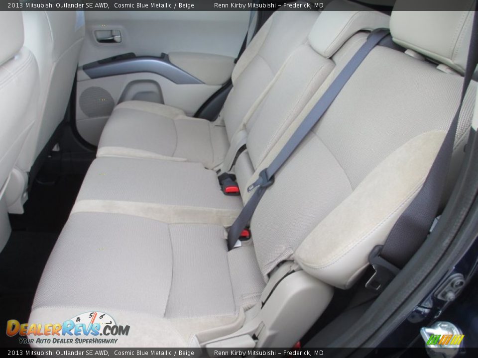 Rear Seat of 2013 Mitsubishi Outlander SE AWD Photo #22