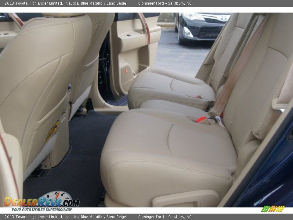 Rear Seat of 2013 Toyota Highlander Limited Photo #11