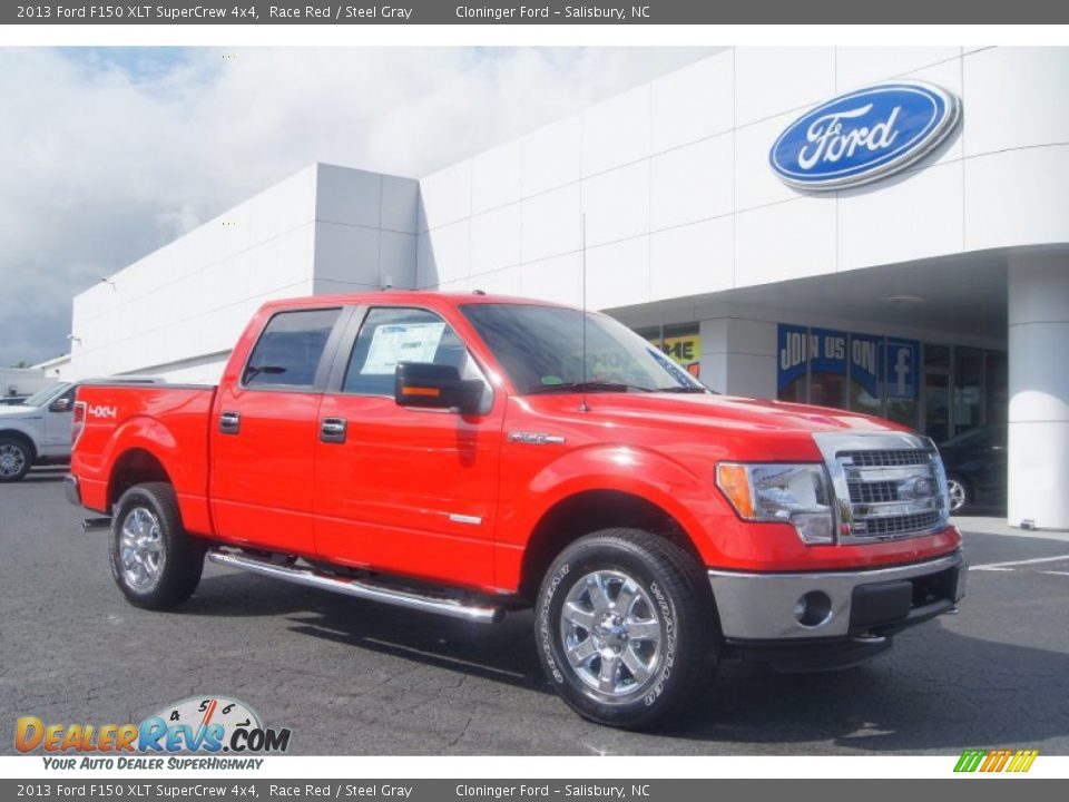 Front 3/4 View of 2013 Ford F150 XLT SuperCrew 4x4 Photo #1