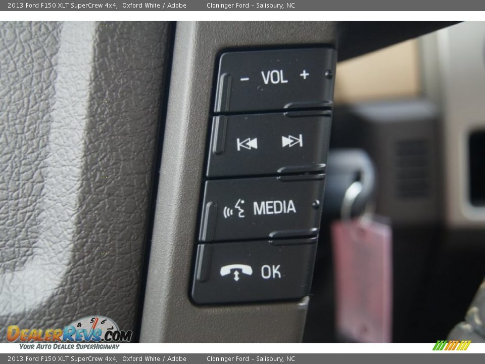 2013 Ford F150 XLT SuperCrew 4x4 Oxford White / Adobe Photo #30