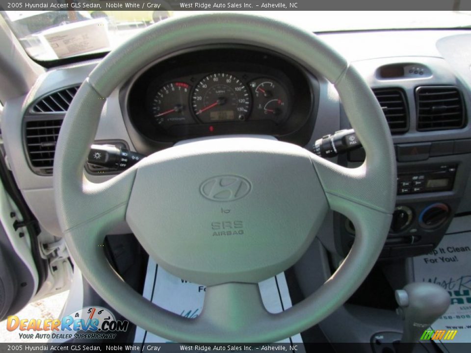 2005 Hyundai Accent GLS Sedan Noble White / Gray Photo #23
