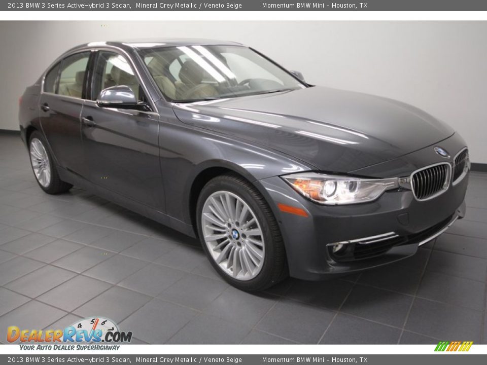 Front 3/4 View of 2013 BMW 3 Series ActiveHybrid 3 Sedan Photo #1