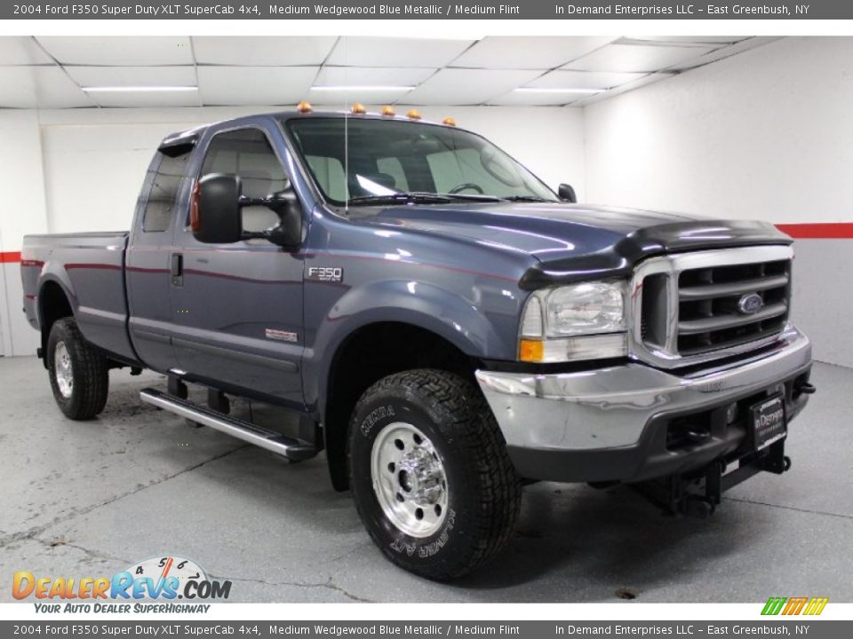 2004 Ford F350 Super Duty XLT SuperCab 4x4 Medium Wedgewood Blue Metallic / Medium Flint Photo #2