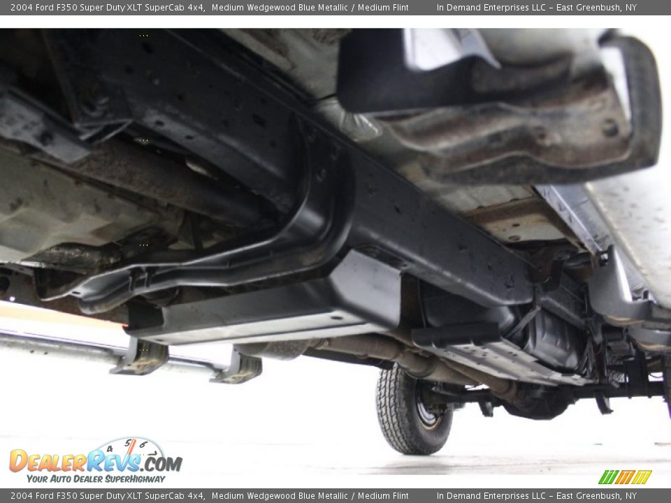 Undercarriage of 2004 Ford F350 Super Duty XLT SuperCab 4x4 Photo #32