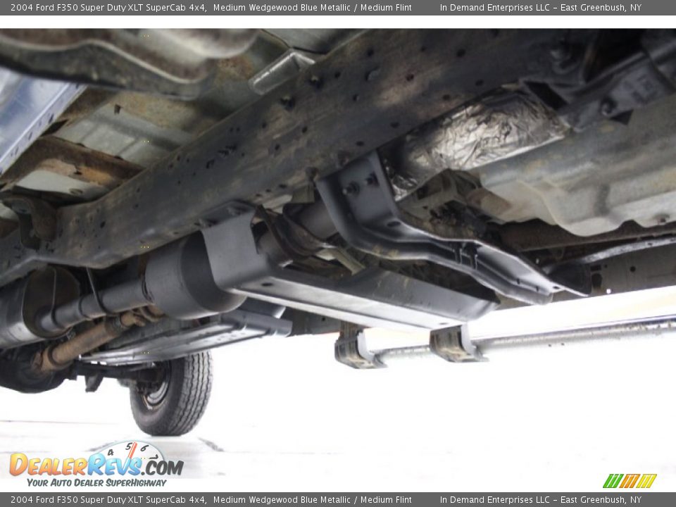 Undercarriage of 2004 Ford F350 Super Duty XLT SuperCab 4x4 Photo #35