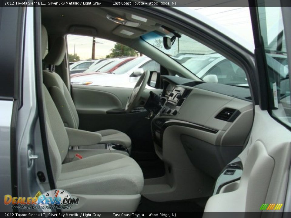 2012 Toyota Sienna LE Silver Sky Metallic / Light Gray Photo #8