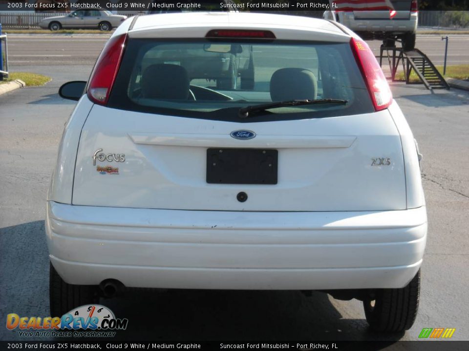 2003 Ford Focus ZX5 Hatchback Cloud 9 White / Medium Graphite Photo #4