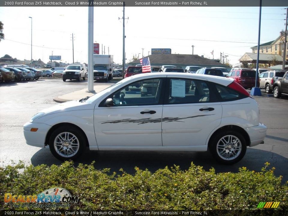 2003 Ford Focus ZX5 Hatchback Cloud 9 White / Medium Graphite Photo #6