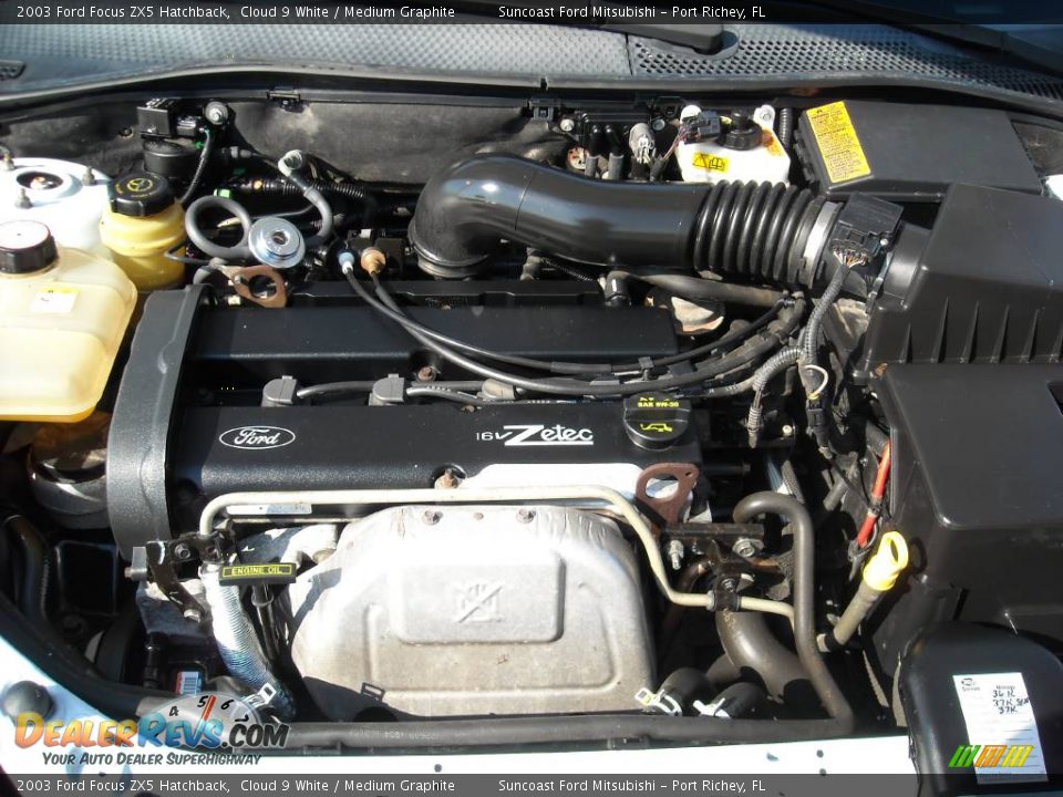 2003 Ford Focus ZX5 Hatchback Cloud 9 White / Medium Graphite Photo #12