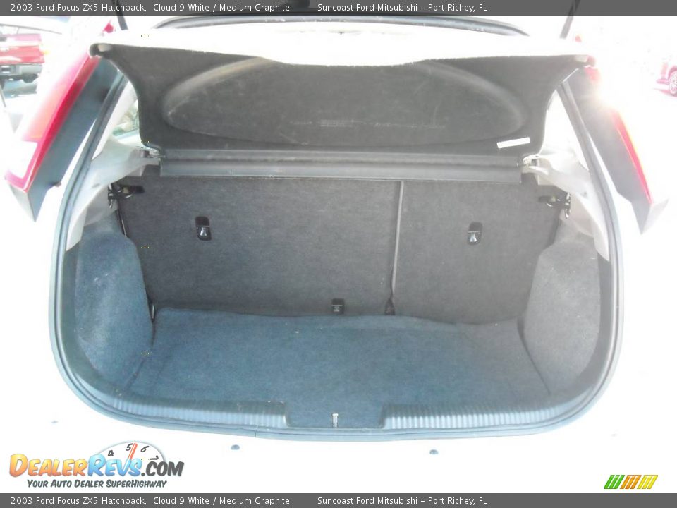 2003 Ford Focus ZX5 Hatchback Cloud 9 White / Medium Graphite Photo #13