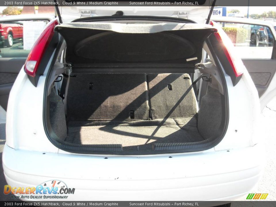 2003 Ford Focus ZX5 Hatchback Cloud 9 White / Medium Graphite Photo #14