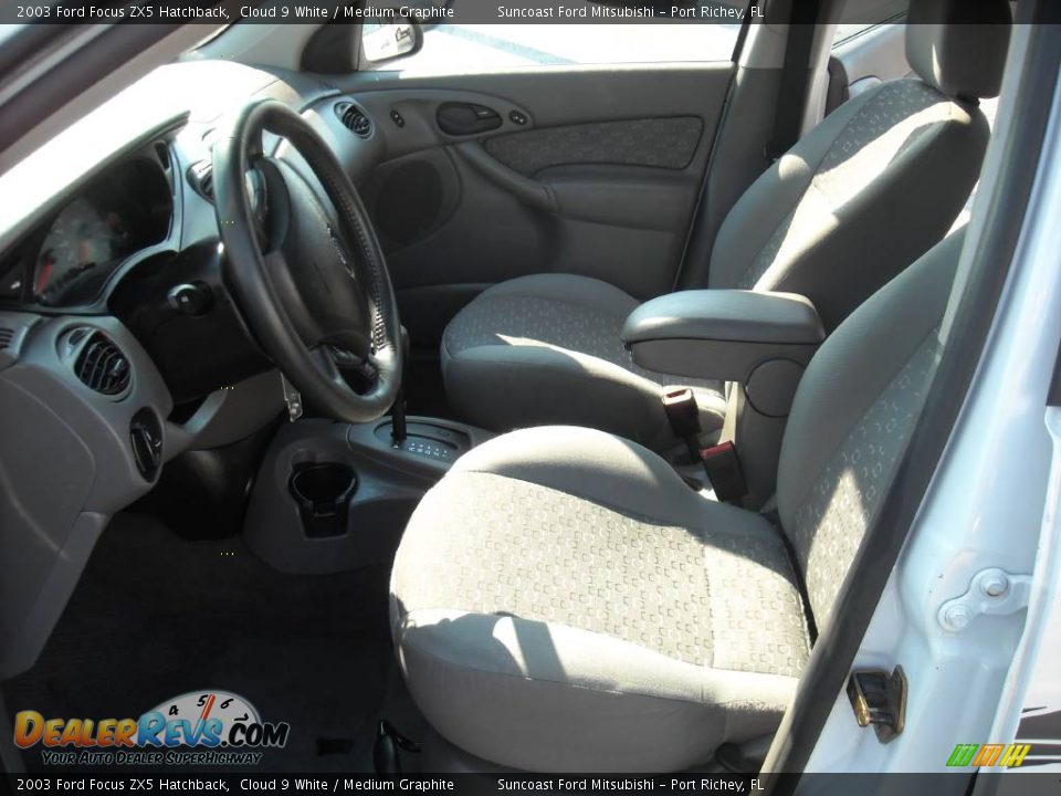 2003 Ford Focus ZX5 Hatchback Cloud 9 White / Medium Graphite Photo #16