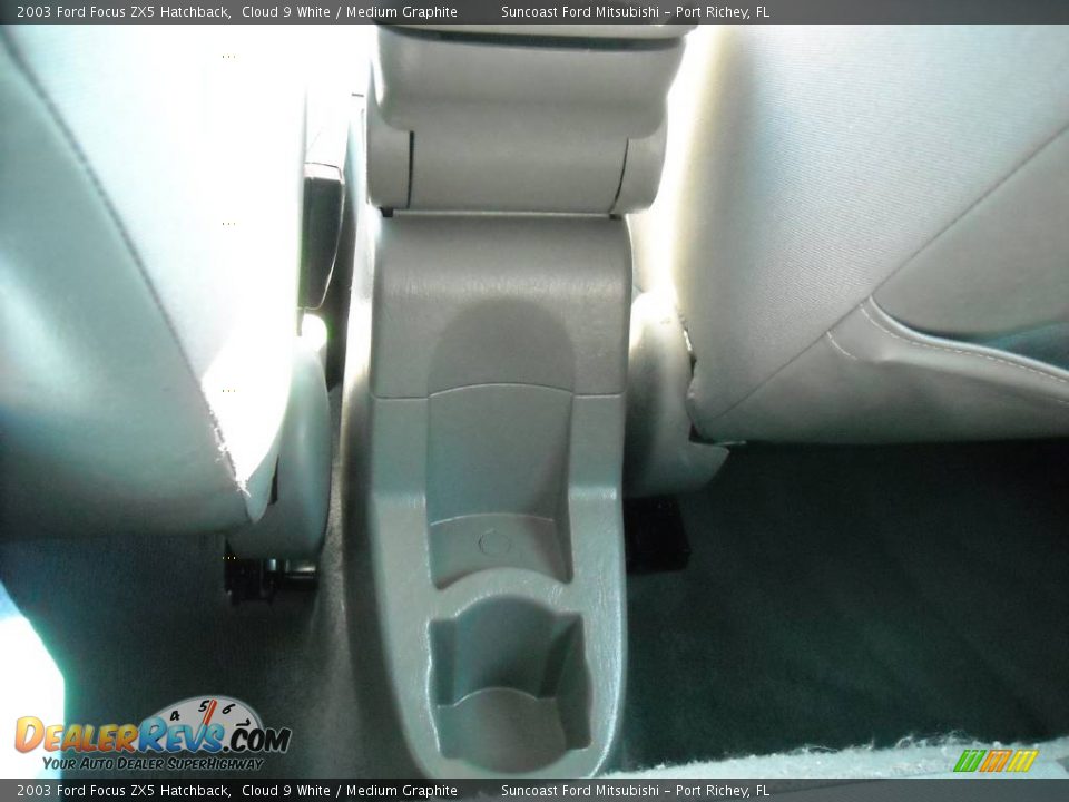 2003 Ford Focus ZX5 Hatchback Cloud 9 White / Medium Graphite Photo #20