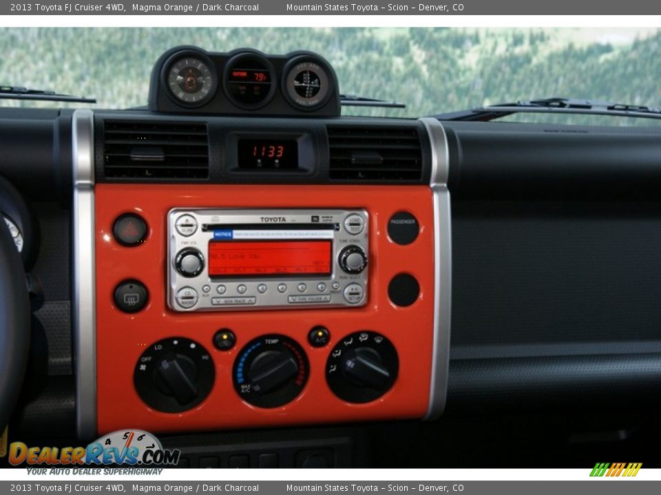 Controls of 2013 Toyota FJ Cruiser 4WD Photo #10