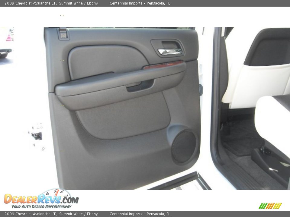 2009 Chevrolet Avalanche LT Summit White / Ebony Photo #21