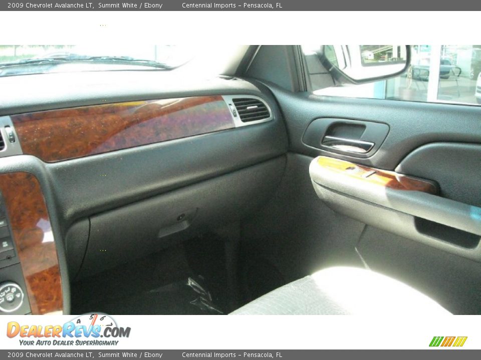 2009 Chevrolet Avalanche LT Summit White / Ebony Photo #25