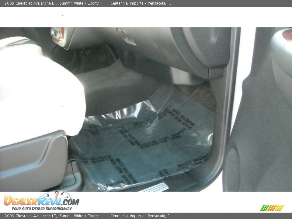 2009 Chevrolet Avalanche LT Summit White / Ebony Photo #29